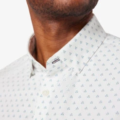 Fashion Clothing -Gustwillers Clothing Shop Mizzen and Main Balsam Star Short Sleeve Shirt S 2 04428.1712846555