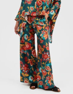 Palazzo Pants Hottie Emerald In Silk Twill -Gustwillers Clothing Shop TRO0003SIL001HOT01 GR04 3