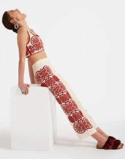 Stretch Pants Medallion Placée Cream In Envers Satin -Gustwillers Clothing Shop TRO0054VIS011MED01 WH03 4