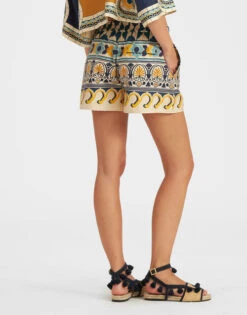 Pull-Up Shorts Casareale Small Placèe Cream In Summer Poplin 2 Pull-Up Shorts Casareale Small Placèe Cream In Summer Poplin -Gustwillers Clothing Shop TRO0117COT039REA02 WH03 2