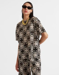 Lacey House T-Shirt Mini Tiles Black In Macramé